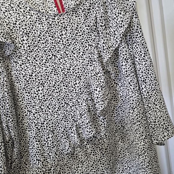 Reitmans Black & White Speckled Ruffle Blouse | Long Sleeve Workwear Top - Picture 4 of 9